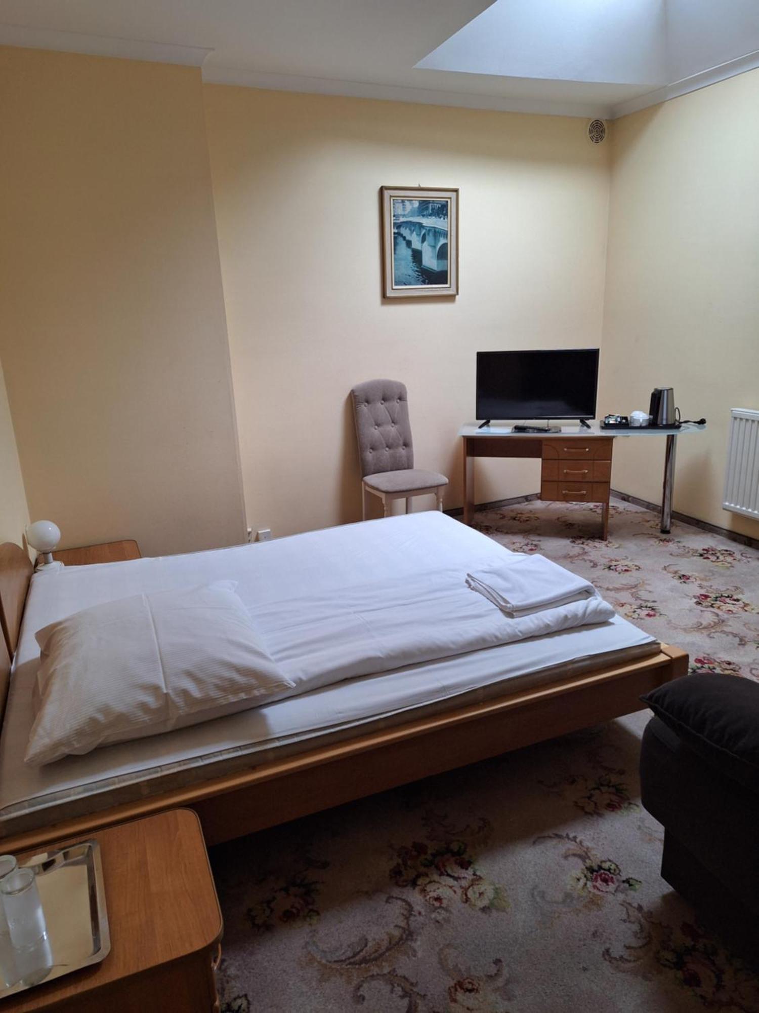 Hotel Malwa Ostrów Wielkopolski Buitenkant foto