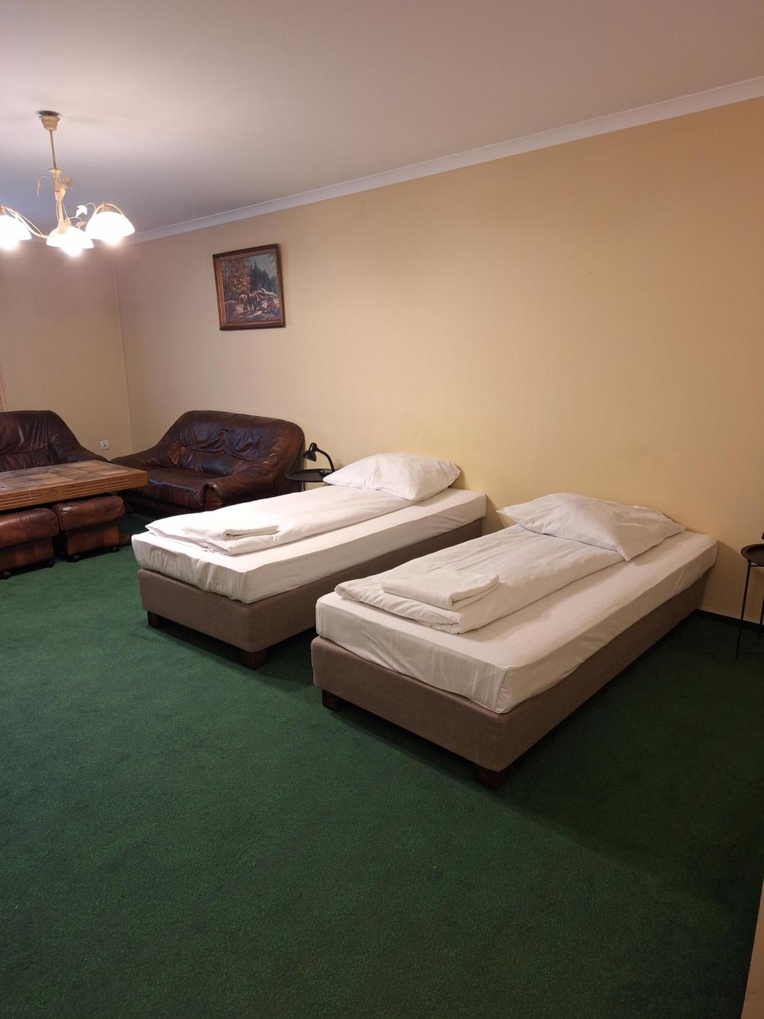 Hotel Malwa Ostrów Wielkopolski Buitenkant foto