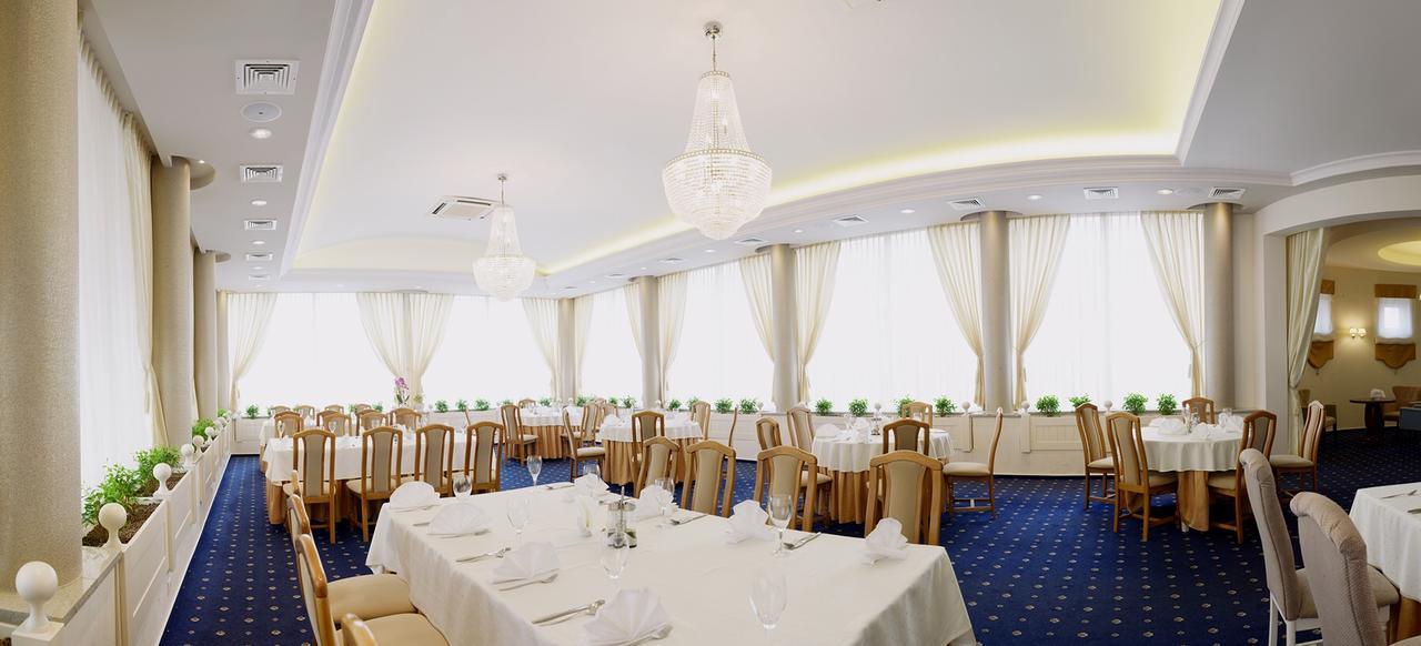 Hotel Malwa Ostrów Wielkopolski Buitenkant foto