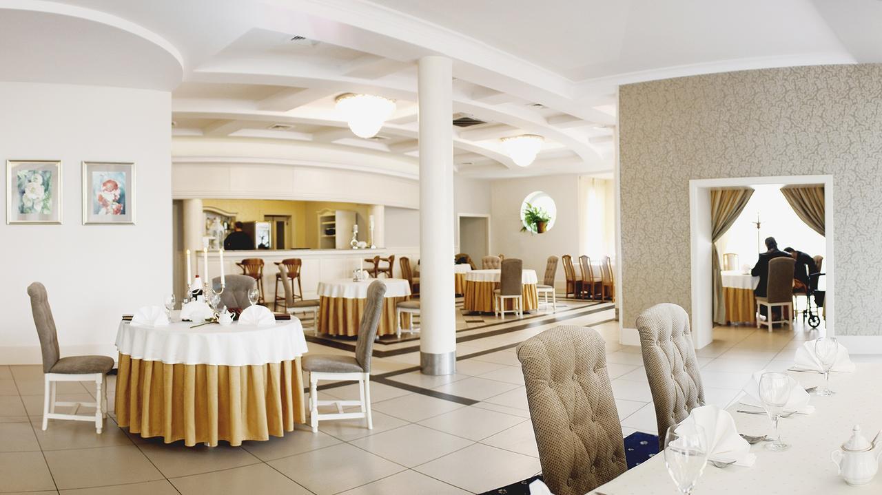 Hotel Malwa Ostrów Wielkopolski Buitenkant foto
