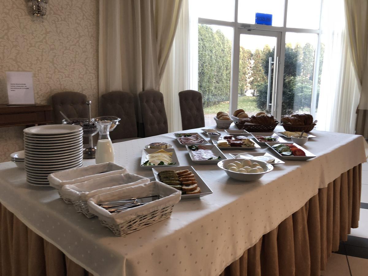 Hotel Malwa Ostrów Wielkopolski Buitenkant foto